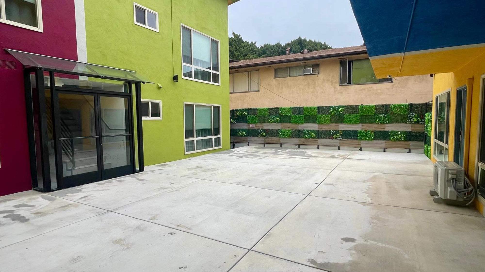 Quintessence Aparthotel Los Angeles Exterior photo